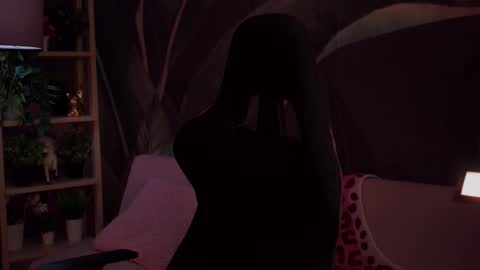 Snapshot of red_queeen chatting on September 2025 02:13:02 AM QUEEN OF EVIL online show from September 2025 02:13:02 AM