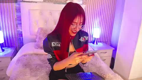 red_velvetbunny online show from December 2025 04:09:01 AM