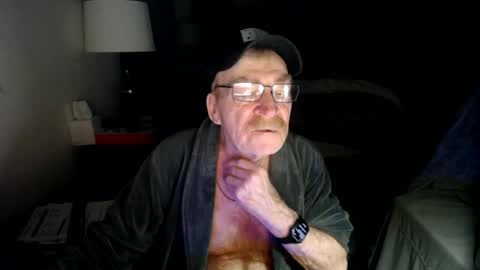 Snapshot of redbare12007 chatting on June 2026 07:43:02 AM Red online show from June 2026 07:43:02 AM