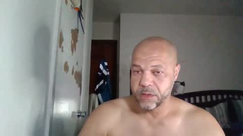 Snapshot of redbone441 chatting on April 2026 05:00:02 AM Redbone online show from April 2026 05:00:02 AM