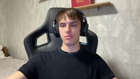 Snapshot of redbullshine chatting on September 2025 02:11:01 PM redbullshine online show from September 2025 02:11:01 PM