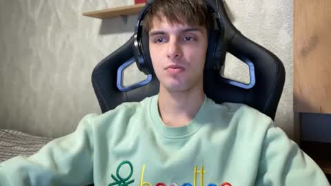 Snapshot of redbullshine chatting on October 2025 01:58:01 AM redbullshine online show from October 2025 01:58:01 AM