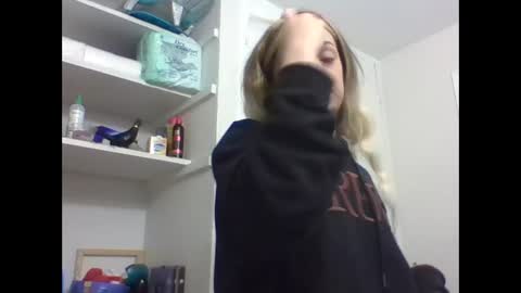 Snapshot of reddwaxx chatting on December 2025 07:32:01 PM reddwaxx online show from December 2025 07:32:01 PM