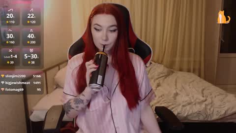 Snapshot of redhaired_kitty chatting on December 2024 03:47:02 AM Lina online show from December 2024 03:47:02 AM