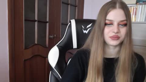 Lily online show from September 2025 02:24:02 AM