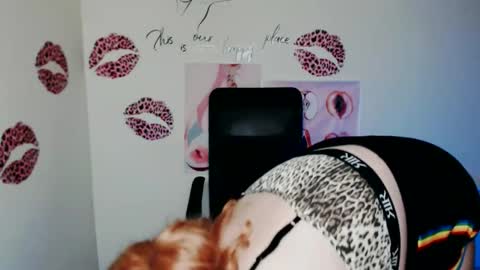 Snapshot of redhotqueen1 chatting on June 2026 12:32:02 AM Rina online show from June 2026 12:32:02 AM