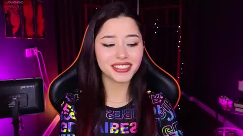 Kiara online show from November 2025 10:32:01 PM