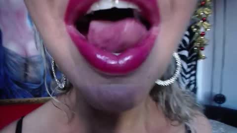 MIA online show from November 2025 04:39:02 PM