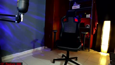 Snapshot of redrum_696 chatting on December 2024 03:47:02 AM Red online show from December 2024 03:47:02 AM