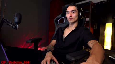 Snapshot of redrum_696 chatting on December 2024 03:58:01 AM Red online show from December 2024 03:58:01 AM