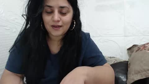 Reea online show from November 2025 10:12:01 PM