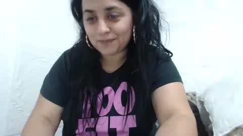 Reea online show from November 2025 09:19:01 PM