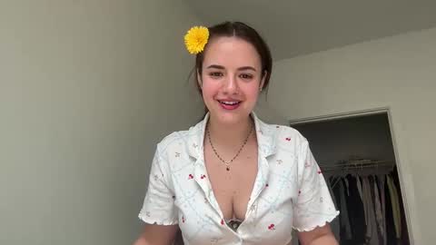 Its Reginaaa  online show from May 2026 05:40:02 PM