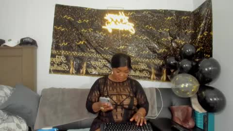 Snapshot of reginabanx chatting on April 2026 12:08:01 AM reginabanx online show from April 2026 12:08:01 AM