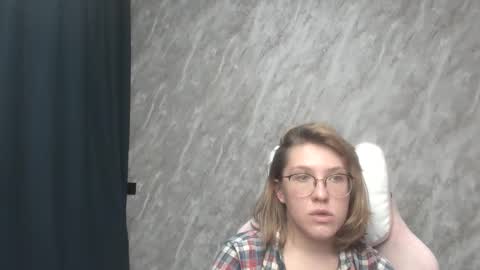 Snapshot of reginasmilee chatting on January 2025 01:11:01 PM Regina online show from January 2025 01:11:01 PM