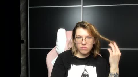 Snapshot of reginasmilee chatting on January 2025 02:00:02 AM Regina online show from January 2025 02:00:02 AM