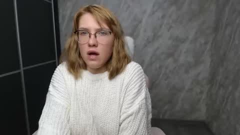 Snapshot of reginasmilee chatting on February 2025 07:43:01 AM Regina online show from February 2025 07:43:01 AM