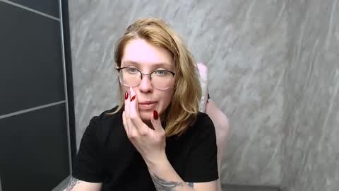 Snapshot of reginasmilee chatting on February 2025 11:44:02 AM Regina online show from February 2025 11:44:02 AM