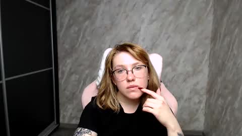 Snapshot of reginasmilee chatting on March 2025 11:14:02 AM Regina online show from March 2025 11:14:02 AM