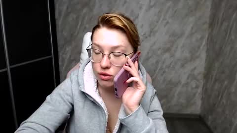 Snapshot of reginasmilee chatting on March 2025 04:43:02 AM Regina online show from March 2025 04:43:02 AM