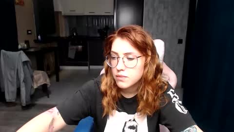 Snapshot of reginasmilee chatting on October 2025 11:27:02 PM Regina online show from October 2025 11:27:02 PM