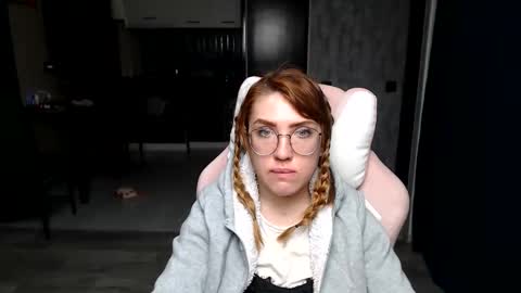 Regina online show from November 2025 01:50:02 AM