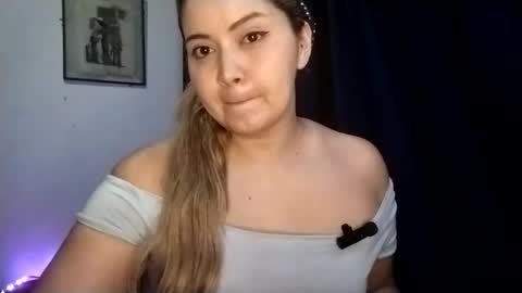 Snapshot of rei_chan26 chatting on February 2025 07:54:02 AM Tania Nixx online show from February 2025 07:54:02 AM