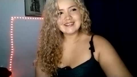 Snapshot of rei_chan26 chatting on February 2025 07:09:01 AM Tania Nixx online show from February 2025 07:09:01 AM