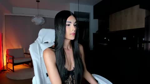 Snapshot of reichel_gray chatting on June 2026 03:30:02 AM REICHEL online show from June 2026 03:30:02 AM