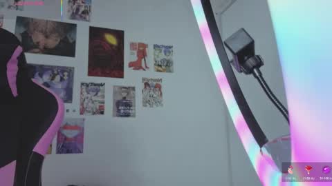 Snapshot of reicos_ chatting on April 2026 01:42:02 AM rei 3 online show from April 2026 01:42:02 AM