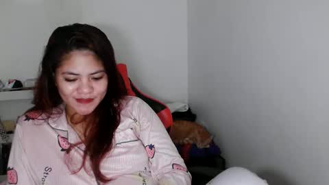 Snapshot of reign2525 chatting on September 2025 02:08:01 PM reign2525 online show from September 2025 02:08:01 PM