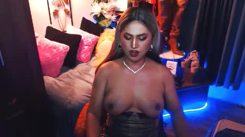 Red Ivy online show from April 2026 09:38:02 PM