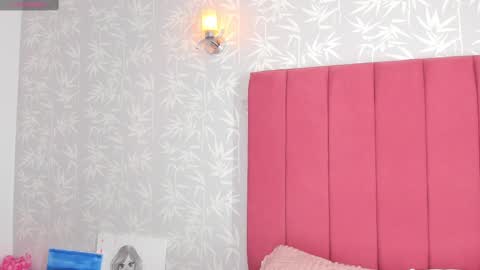 Reika  online show from September 2025 03:27:02 PM