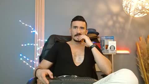   REIKO  online show from February 2026 03:54:02 PM