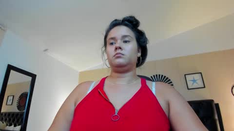 Snapshot of reina_loren chatting on September 2025 02:04:02 AM reina_loren online show from September 2025 02:04:02 AM