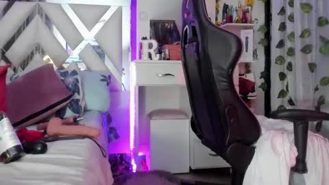 Snapshot of reina_love2 chatting on January 2025 10:06:02 AM Reina online show from January 2025 10:06:02 AM