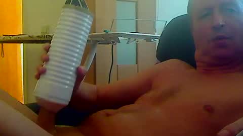 Snapshot of reini7211 chatting on February 2025 12:52:02 PM reini7211 online show from February 2025 12:52:02 PM