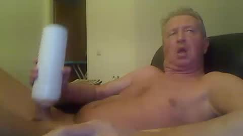 Snapshot of reini7211 chatting on October 2025 12:22:02 AM reini7211 online show from October 2025 12:22:02 AM