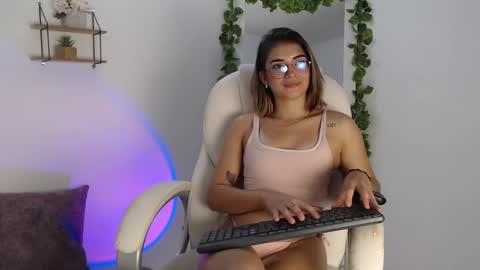 Erika online show from December 2024 06:40:01 AM