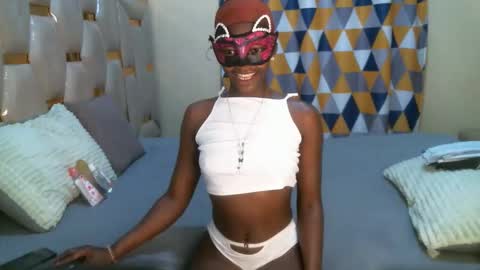 Snapshot of remmyqueen chatting on April 2026 05:10:01 AM remmyqueen online show from April 2026 05:10:01 AM