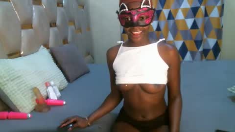 Snapshot of remmyqueen chatting on April 2026 05:22:01 AM remmyqueen online show from April 2026 05:22:01 AM
