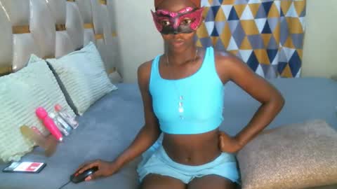 Snapshot of remmyqueen chatting on May 2026 05:15:01 AM remmyqueen online show from May 2026 05:15:01 AM