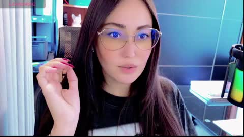 Amelie online show from May 2026 04:03:02 PM