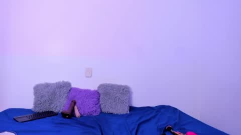 Renata  online show from April 2026 06:10:01 PM