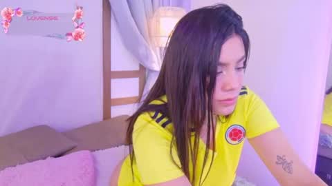 Snapshot of renataleclair chatting on June 2026 04:38:01 PM renataleclair online show from June 2026 04:38:01 PM