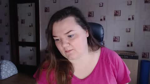 renataoia online show from December 2024 12:13:01 PM