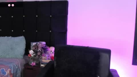 Snapshot of renatawilsom chatting on May 2026 11:25:02 PM renatawilsom online show from May 2026 11:25:02 PM