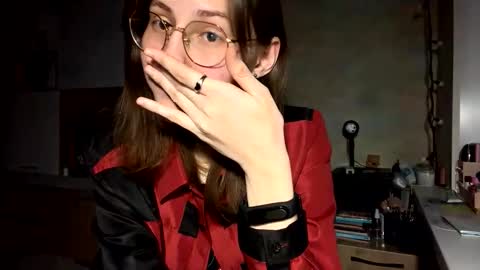 Mia online show from February 2026 04:22:02 PM