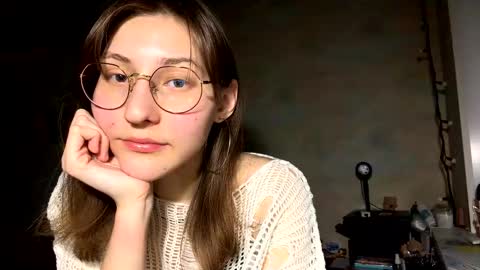 Mia online show from February 2026 06:44:01 PM