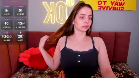 Snapshot of reneeblair chatting on May 2026 01:44:01 AM reneeblair online show from May 2026 01:44:01 AM